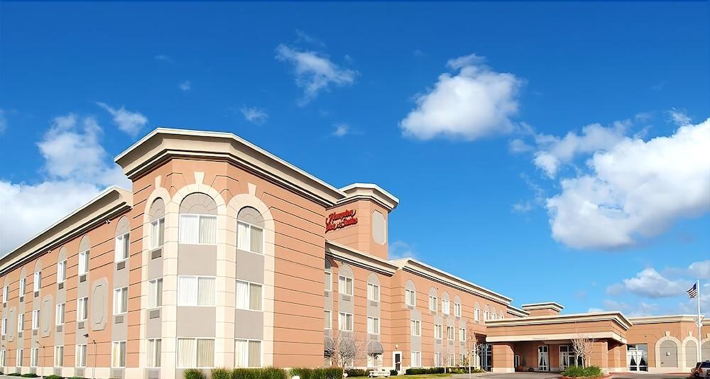 Hotel Hampton & Salt Airport 3*